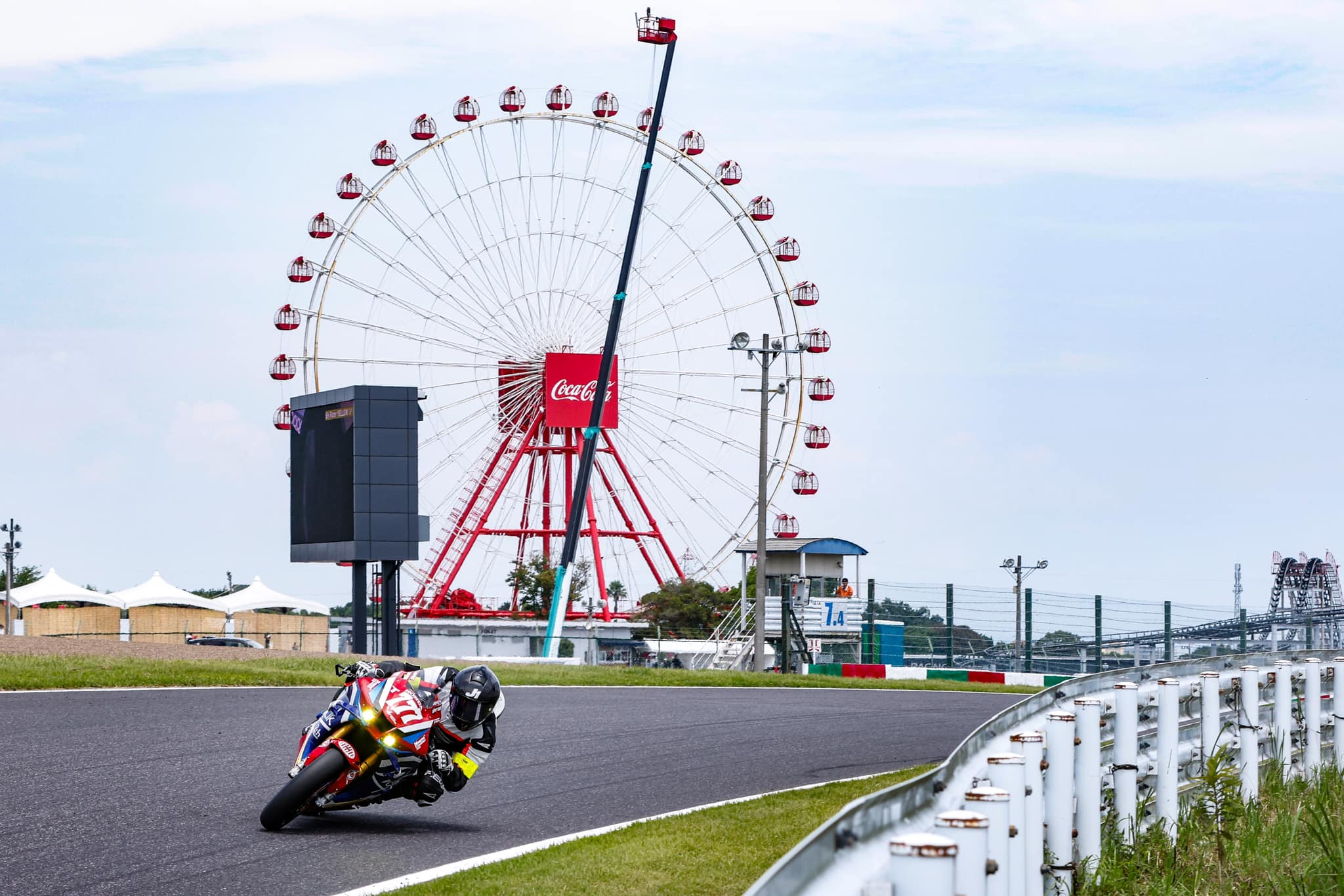 Gale speed at the  hours of suzuka